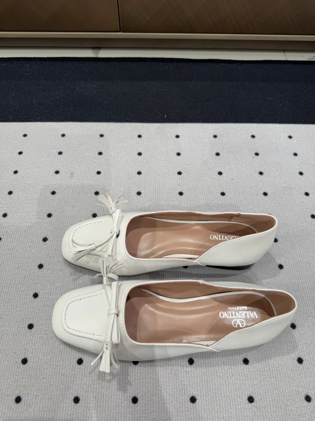 Valentino Flat Shoes Durable 36289