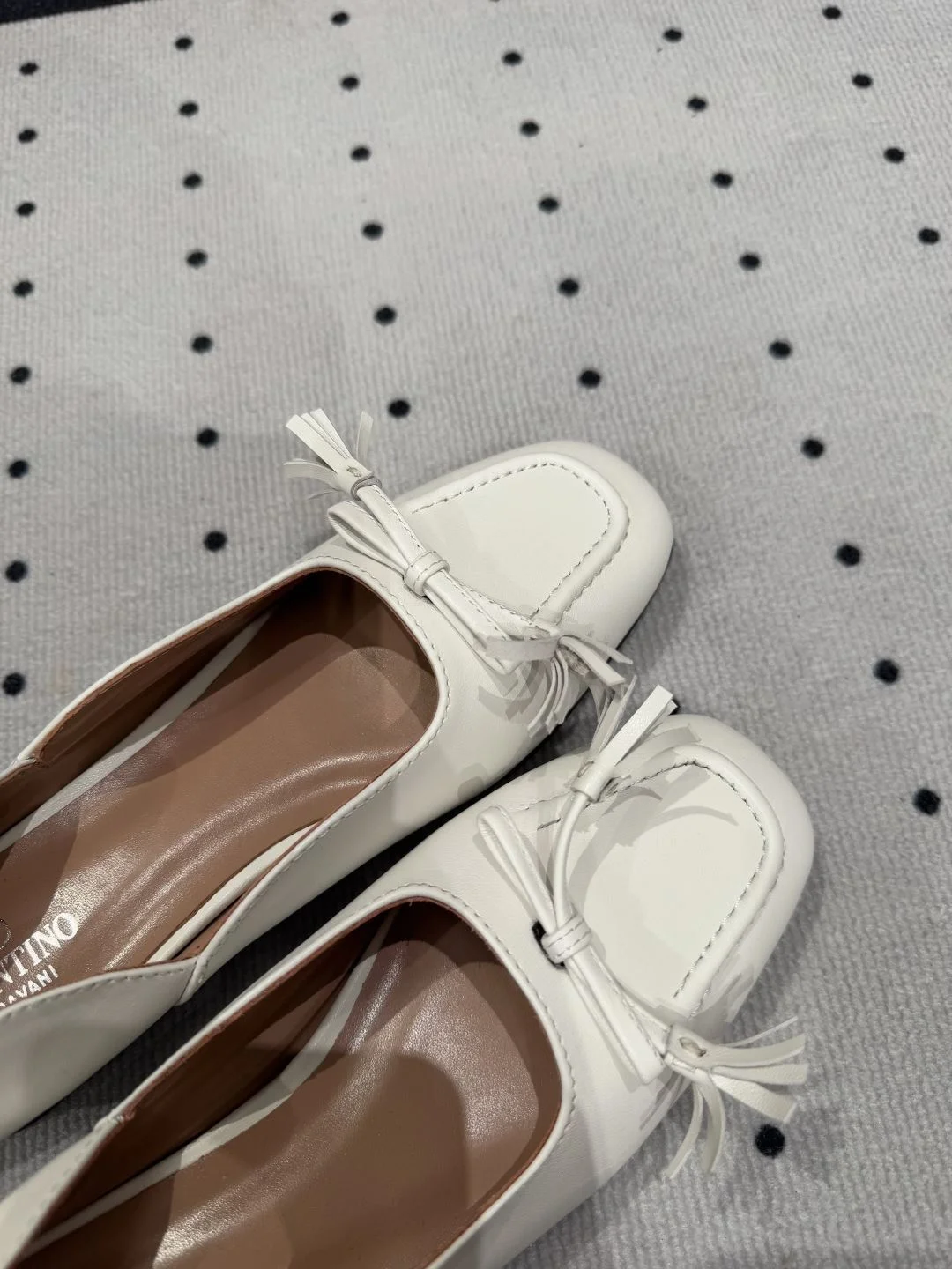 Valentino Flat Shoes Durable 36289