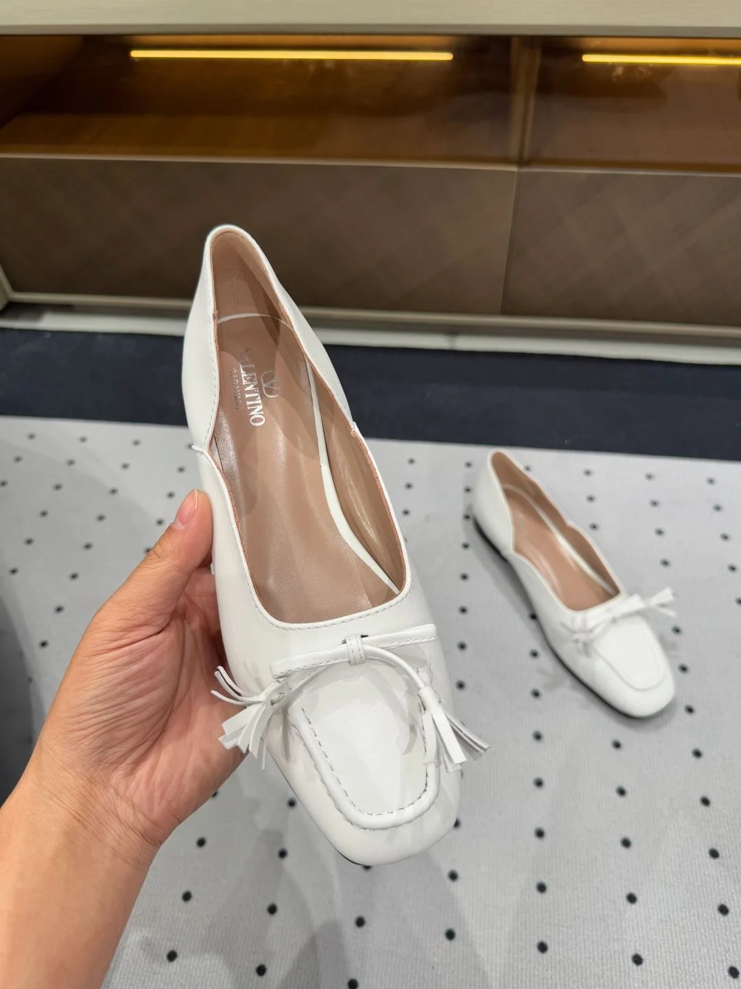 Valentino Flat Shoes Durable 36289