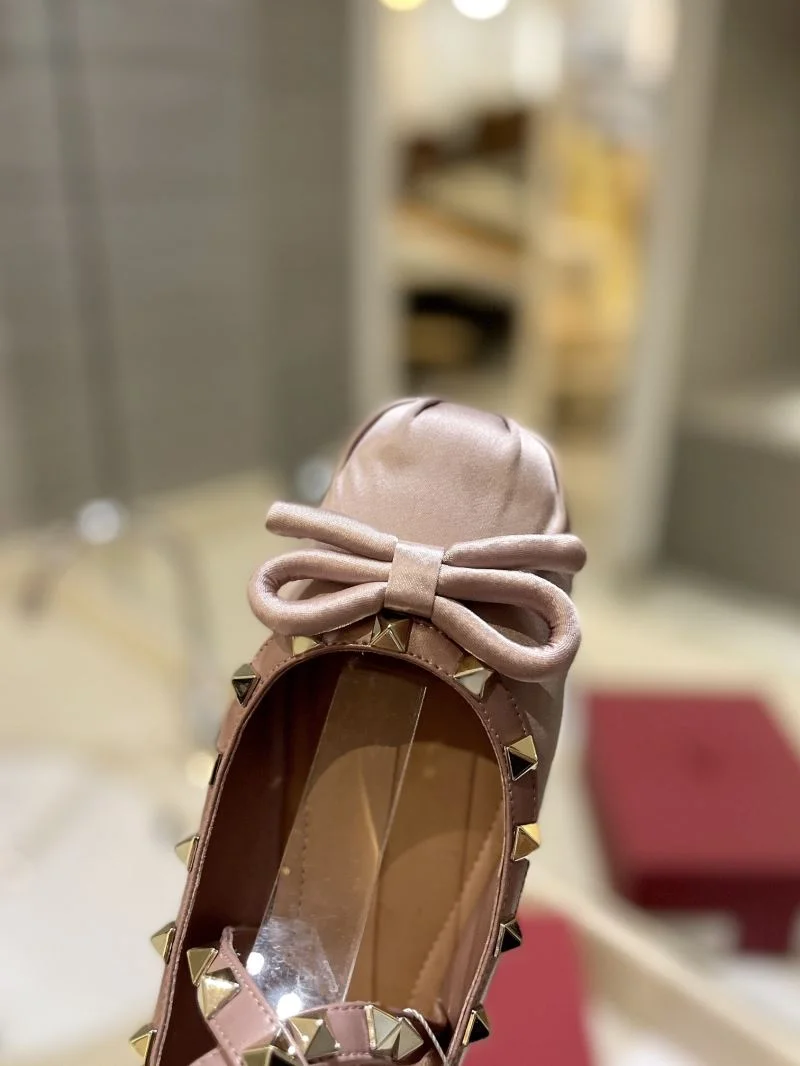 Supportive Valentino Flat Shoes 36784
