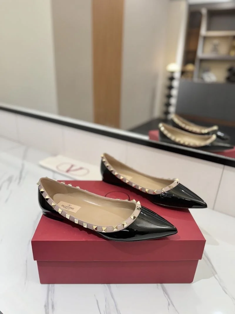 Compact Valentino Flat Shoes 36502