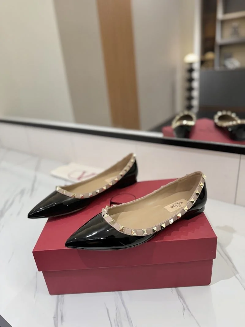 Compact Valentino Flat Shoes 36502