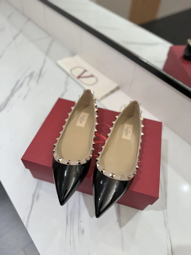Compact Valentino Flat Shoes 36502