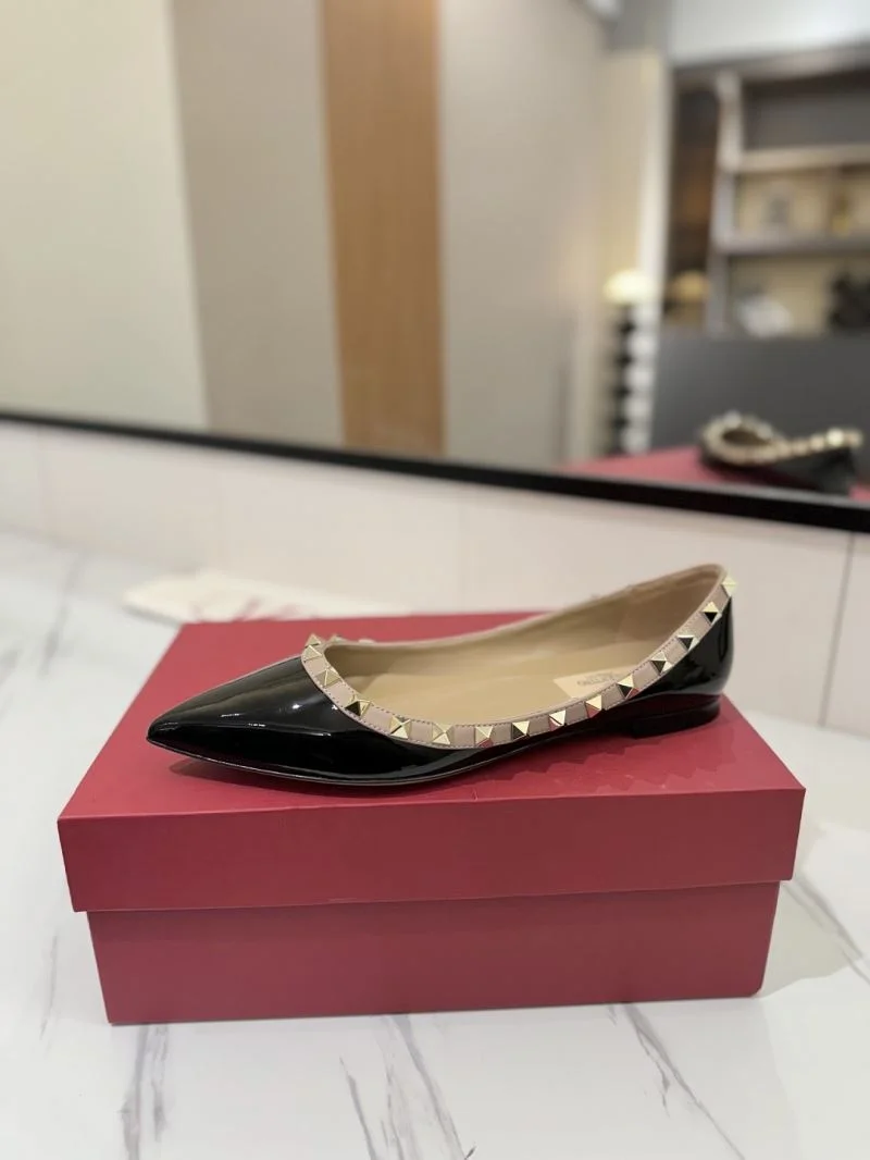 Compact Valentino Flat Shoes 36502