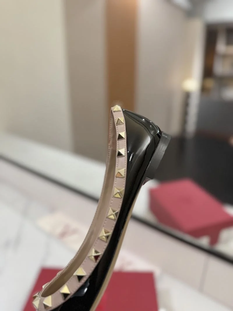 Compact Valentino Flat Shoes 36502