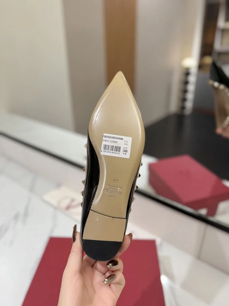 Compact Valentino Flat Shoes 36502