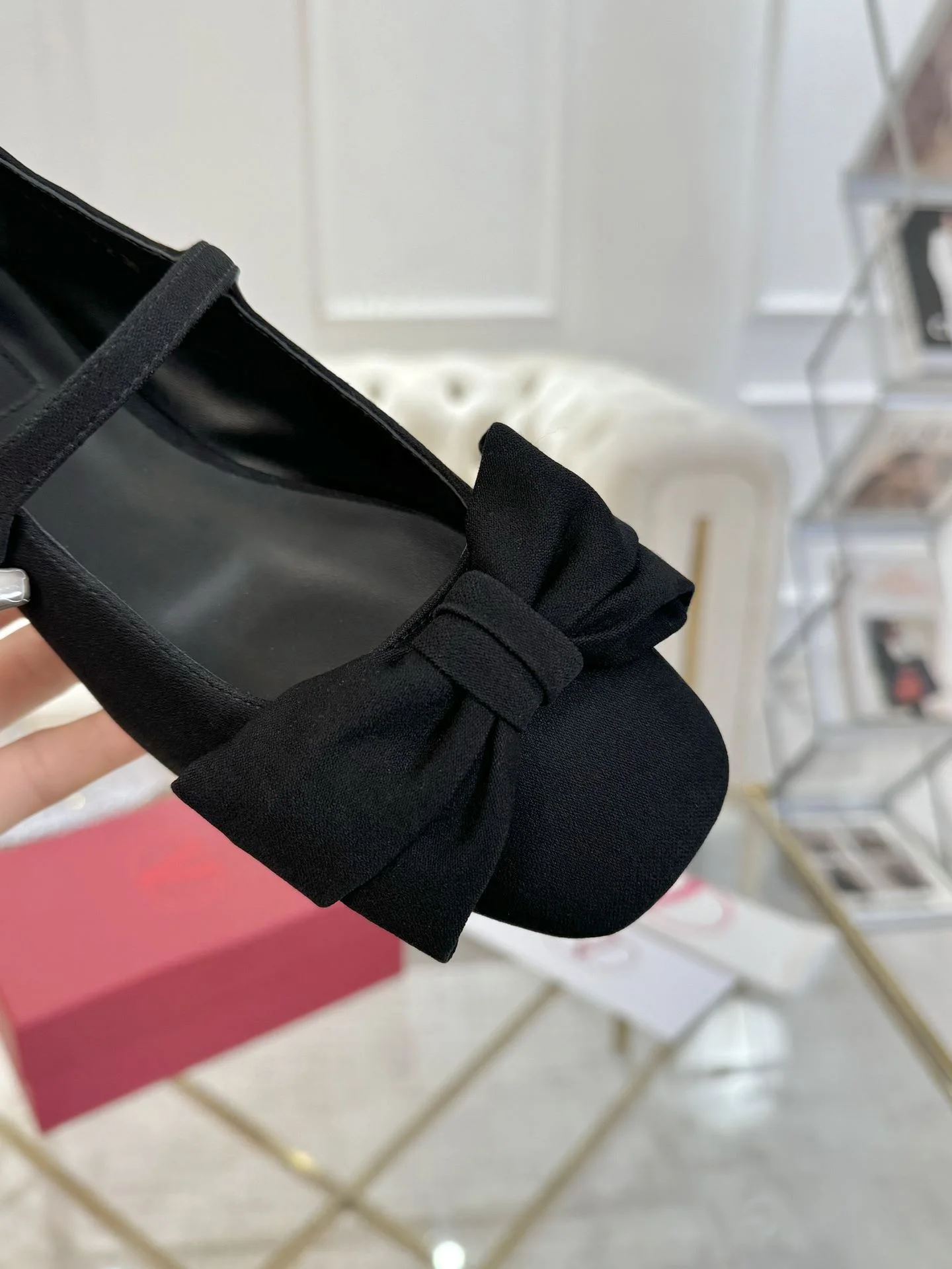 Valentino Flat Shoes Modern 36240