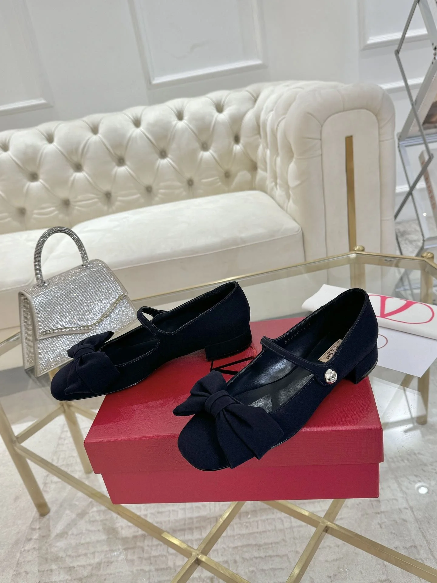 Stylish Valentino Flat Shoes 36250