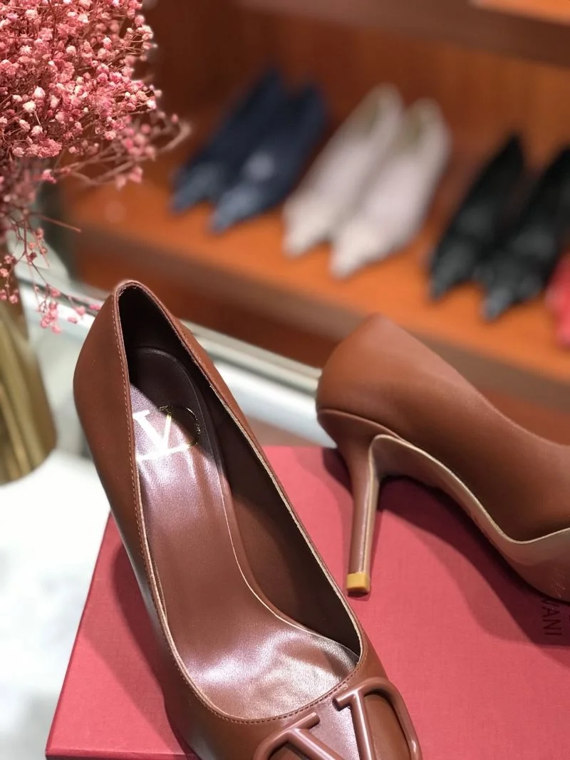 Comfortable Valentino Heeled Shoes 36770