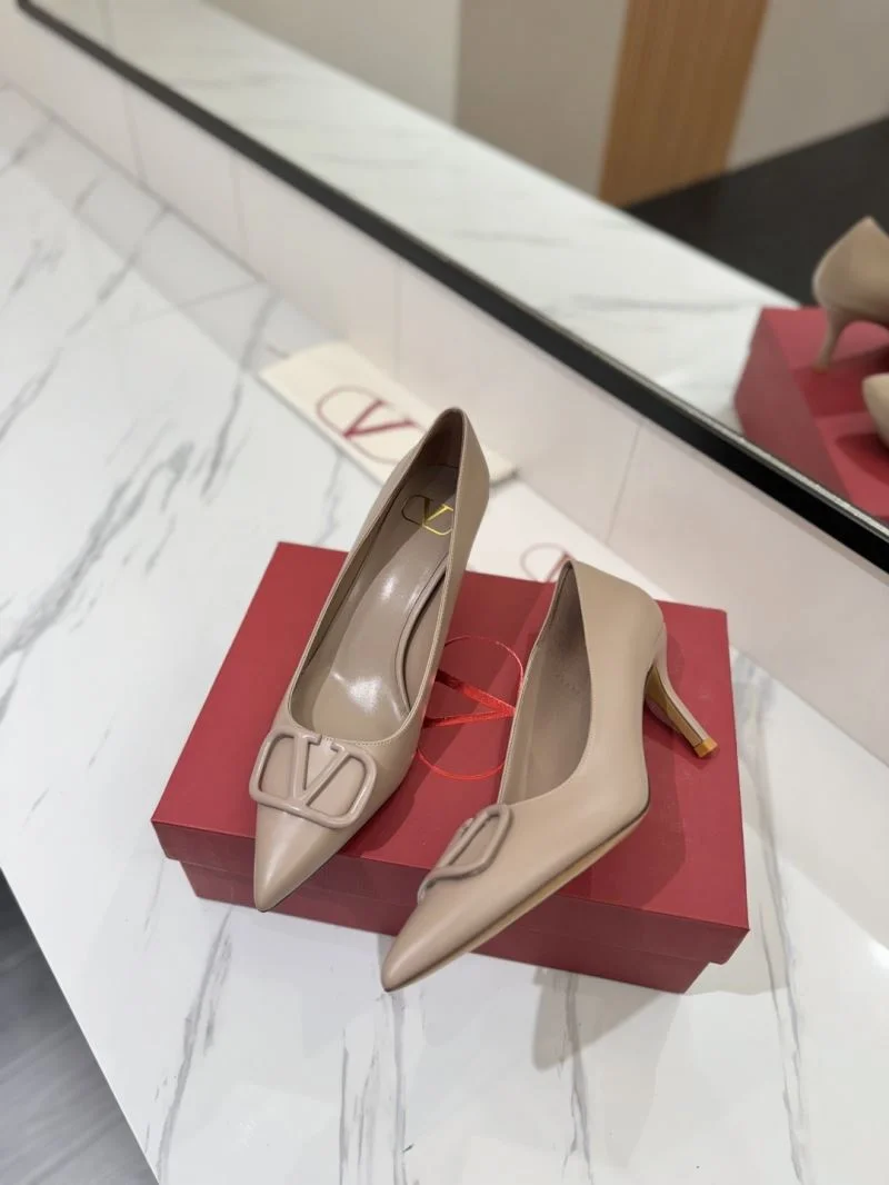Durable Valentino Heeled Shoes 36734