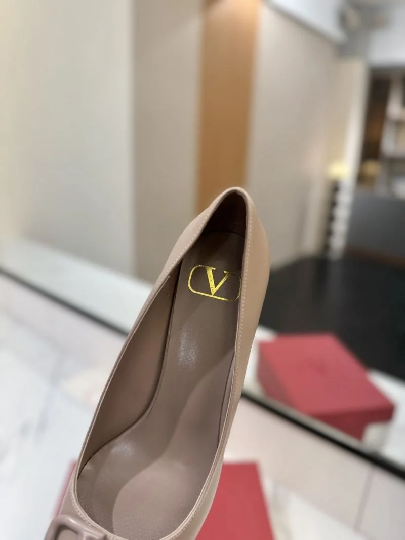 Durable Valentino Heeled Shoes 36734