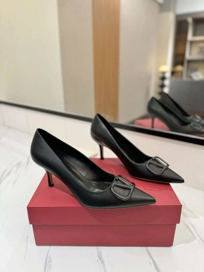 Elegant Valentino Heeled Shoes 36739