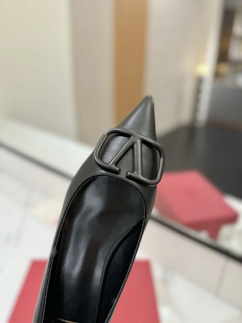 Sleek Valentino Heeled Shoes 36732