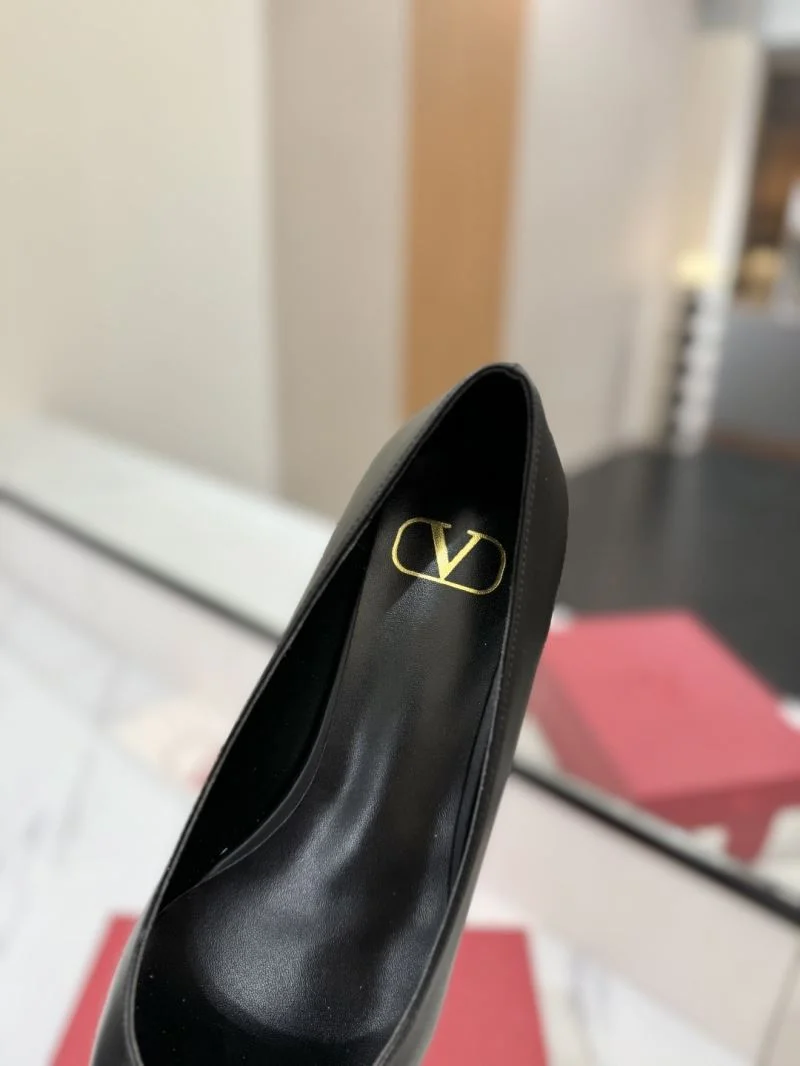 Sleek Valentino Heeled Shoes 36732