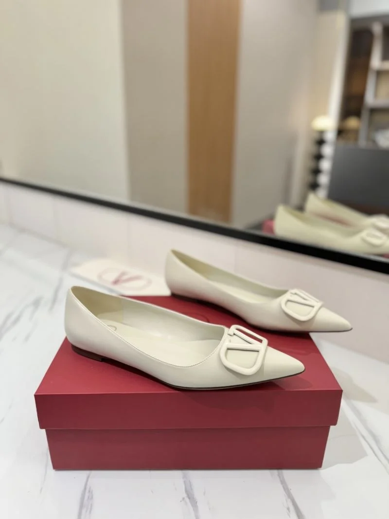 Valentino Heeled Shoes Trendsetting 36724