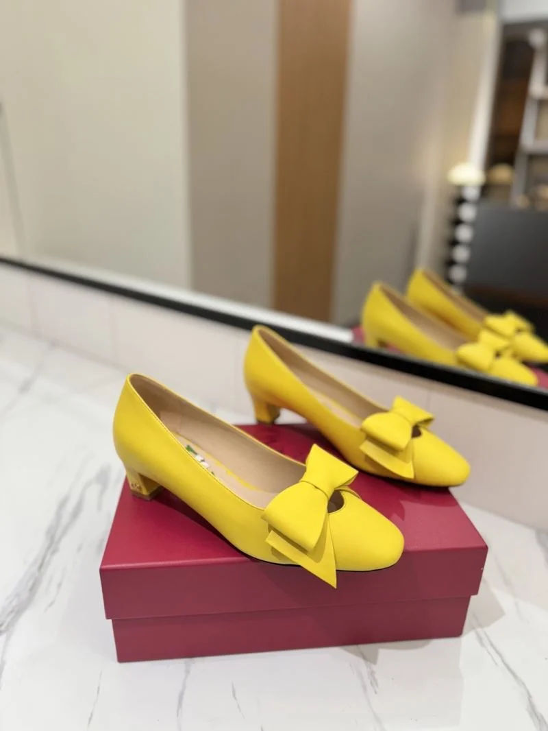 Minimalist Valentino Heeled Shoes 36696
