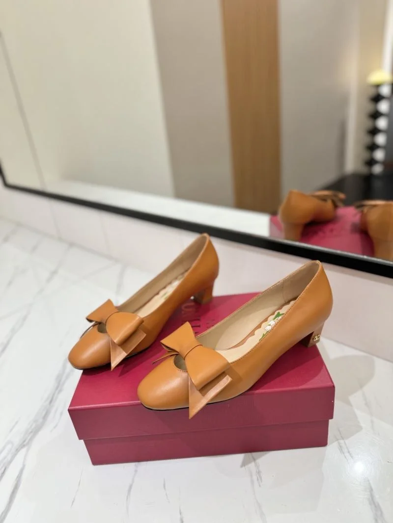 Stylish Valentino Heeled Shoes 36694