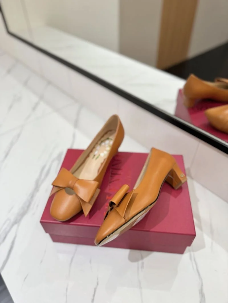 Stylish Valentino Heeled Shoes 36694