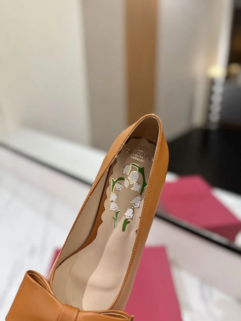 Stylish Valentino Heeled Shoes 36694