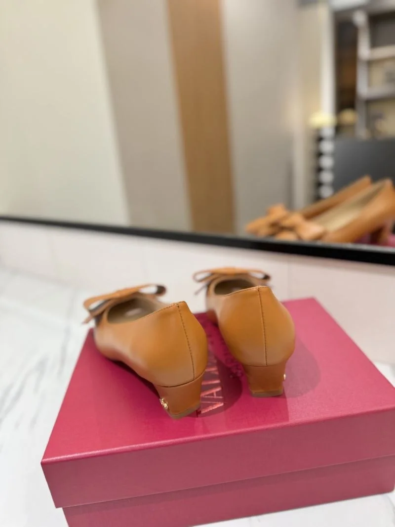 Stylish Valentino Heeled Shoes 36694