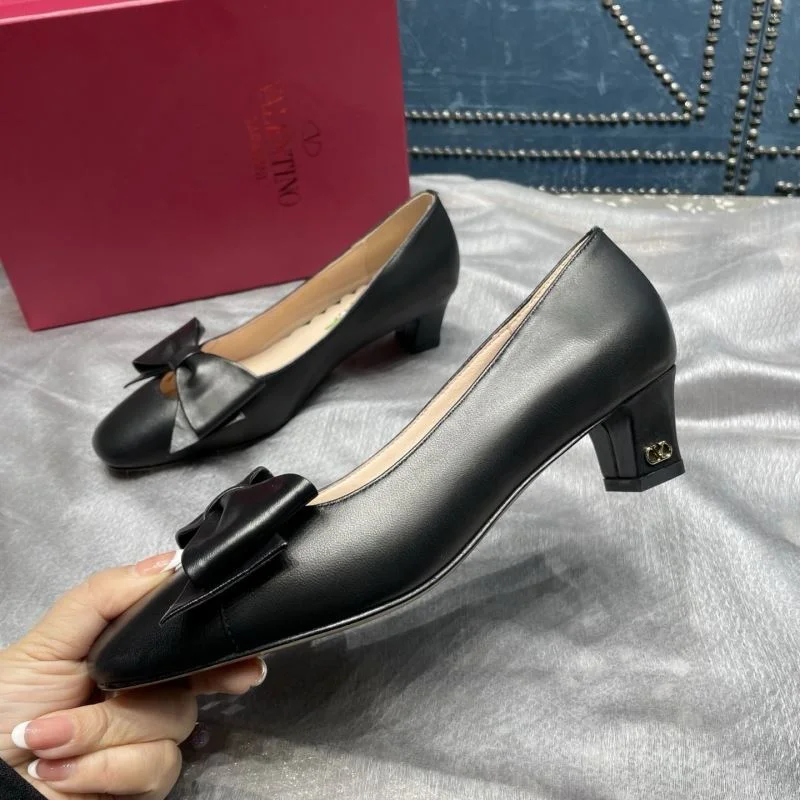 Chic Valentino Heeled Shoes 37118