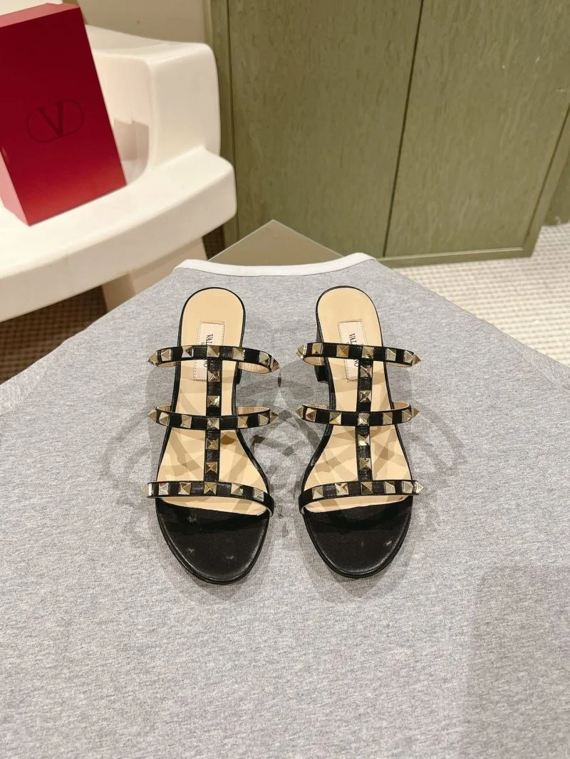 Practical Valentino Heeled Shoes 37108