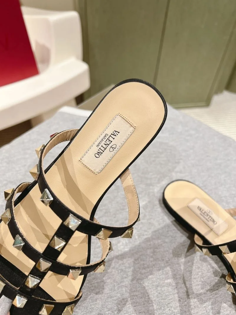Trendy Valentino Heeled Shoes 37121