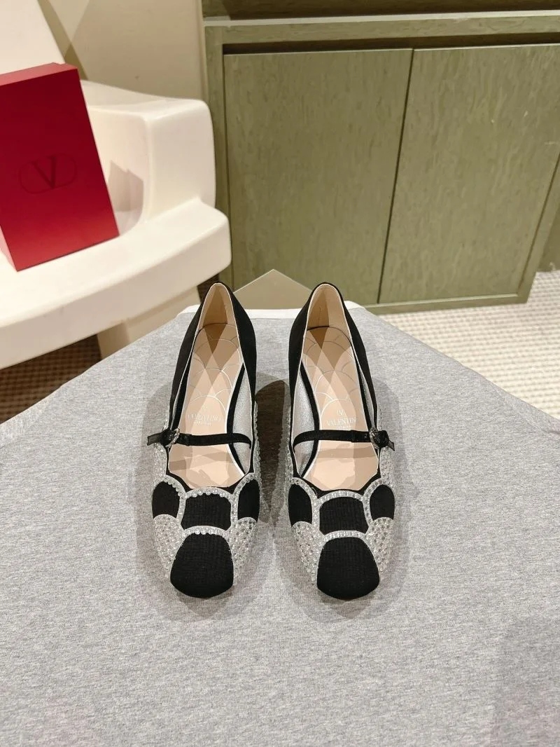Bright Valentino Heeled Shoes 37107
