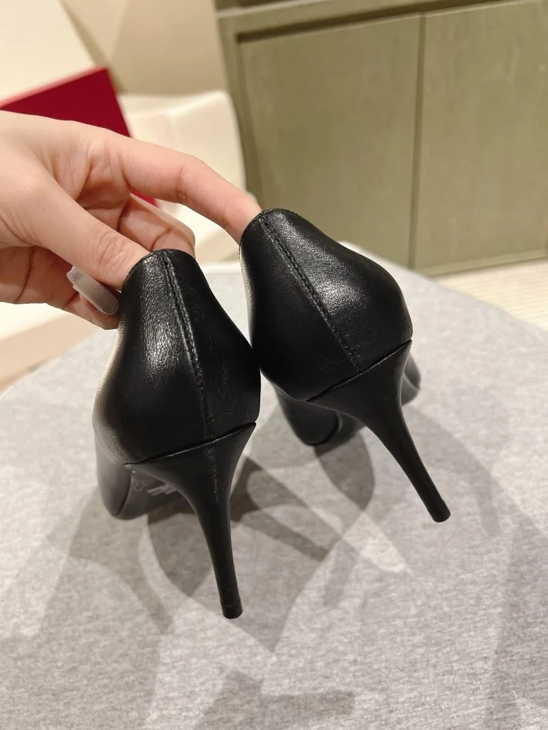 Valentino Heeled Shoes Durable 37073