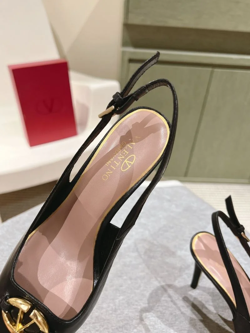 Fashionable Valentino Heeled Shoes 37088