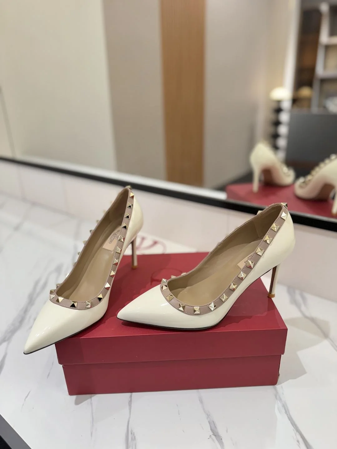 Seasonal Valentino Heeled Shoes 36217
