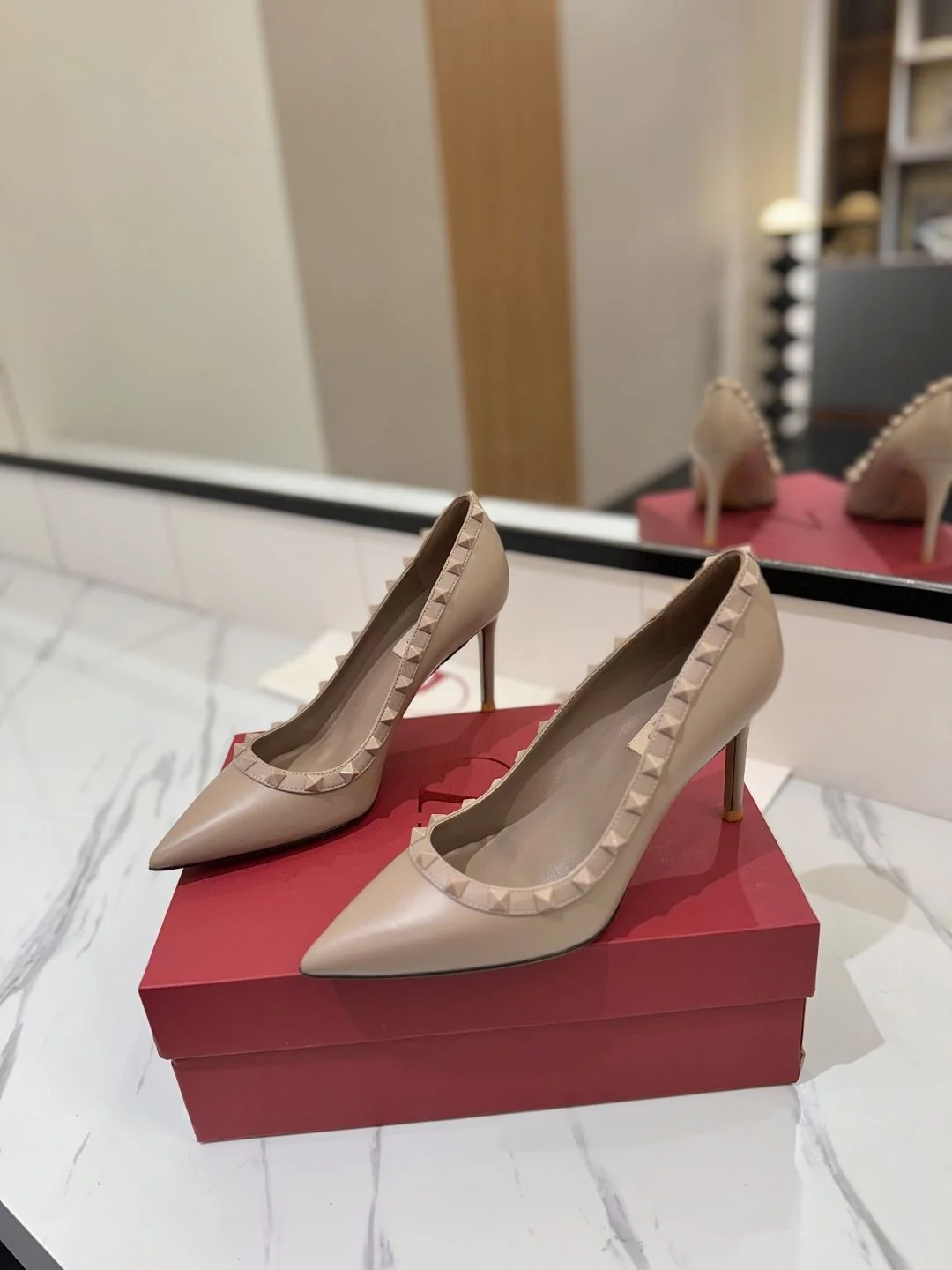 Valentino Heeled Shoes Durable 36218