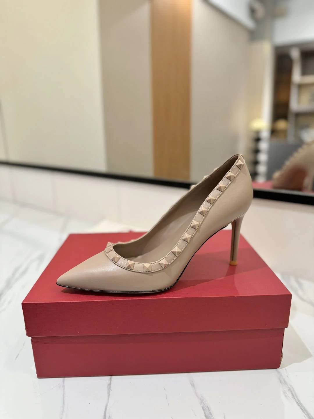 Valentino Heeled Shoes Durable 36218
