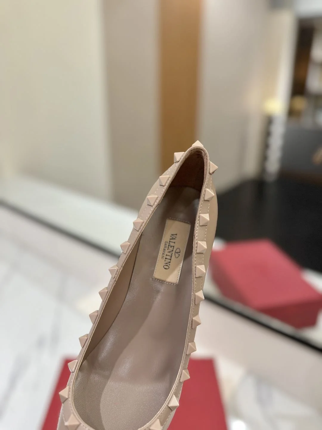 Valentino Heeled Shoes Durable 36218