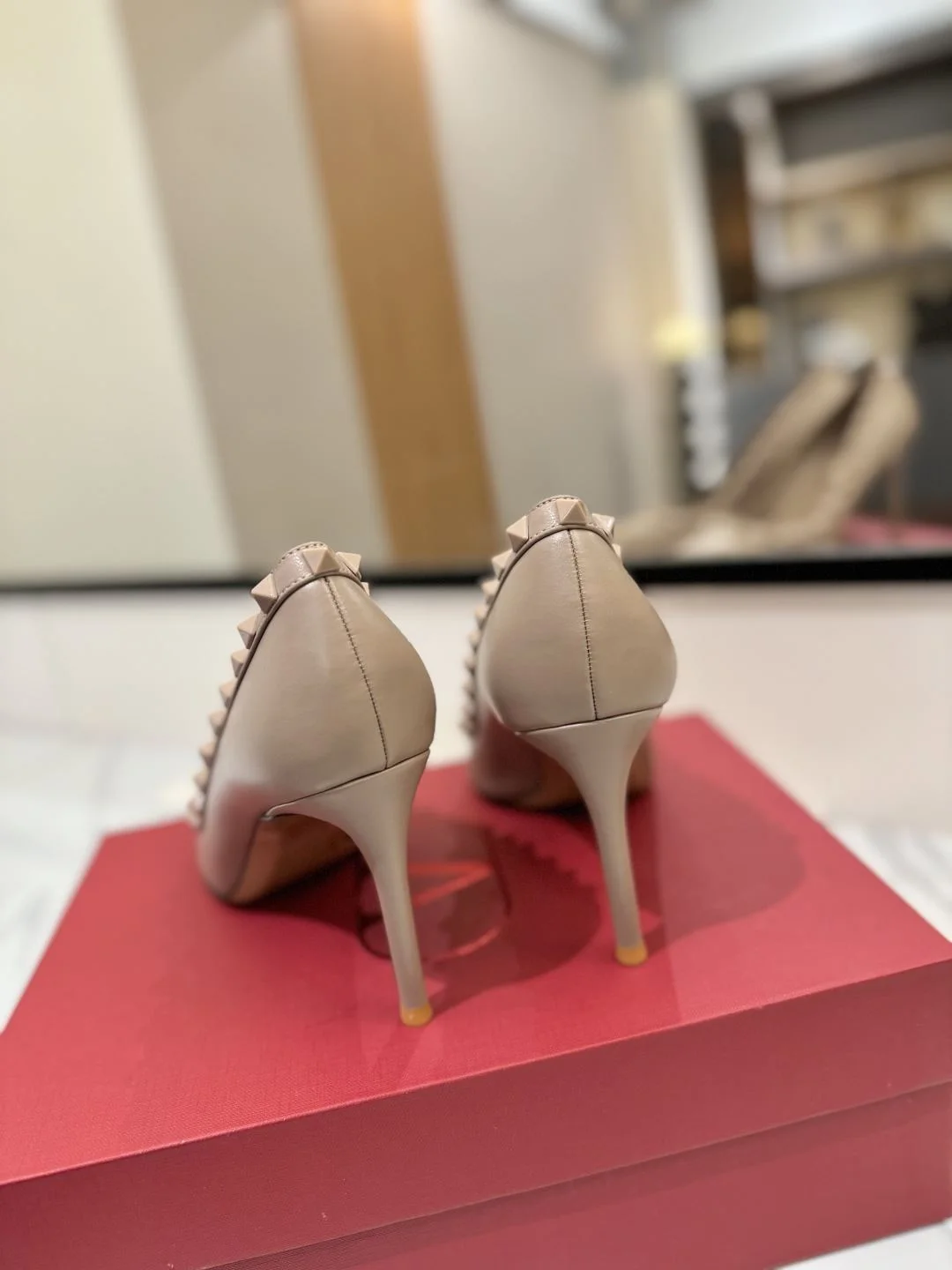 Valentino Heeled Shoes Durable 36218