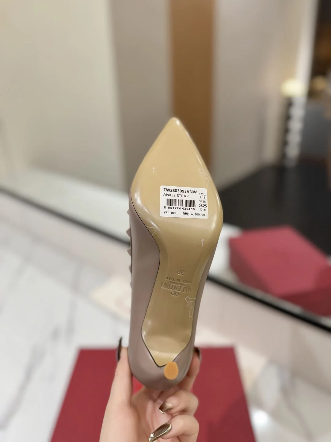 Valentino Heeled Shoes Durable 36218
