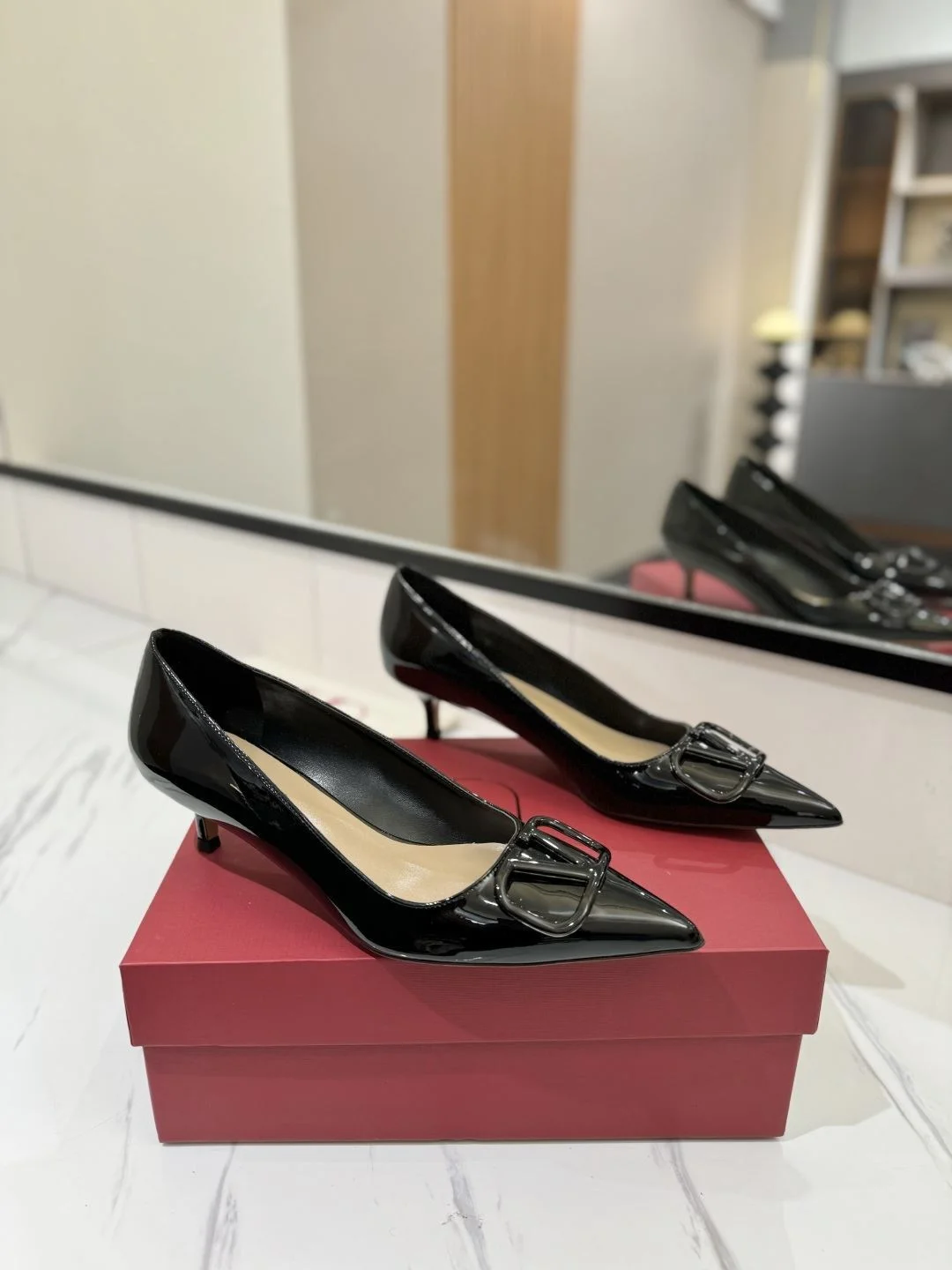 Breathable Valentino Heeled Shoes 36211