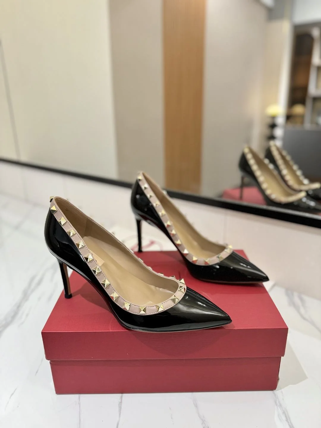 Modern Valentino Heeled Shoes 36194