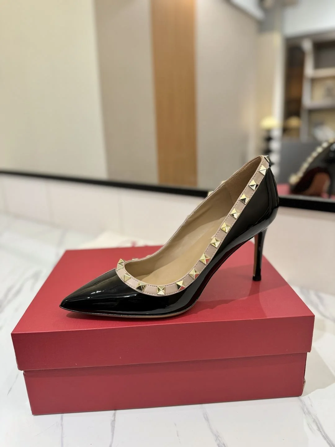 Modern Valentino Heeled Shoes 36194
