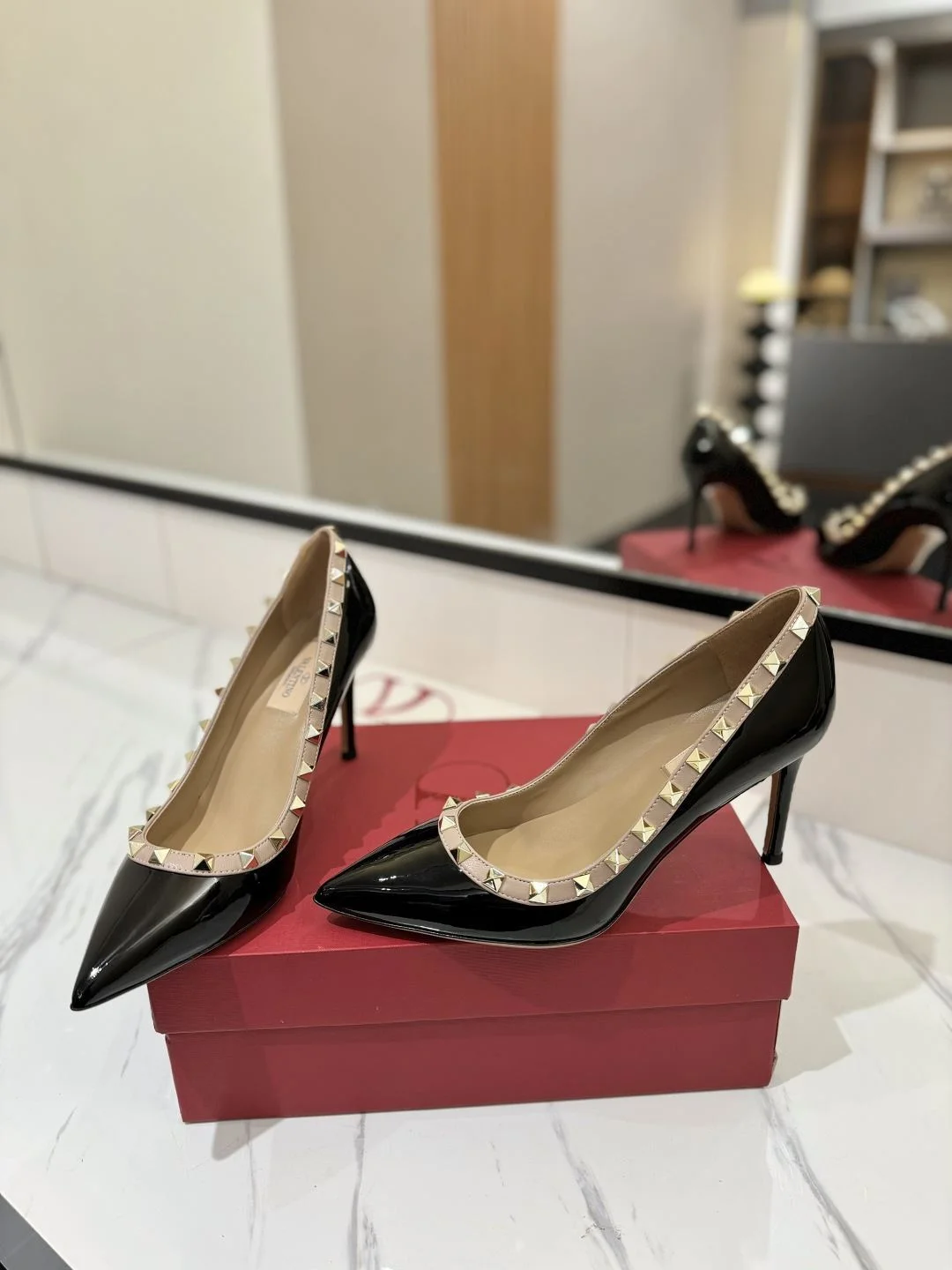 Modern Valentino Heeled Shoes 36194