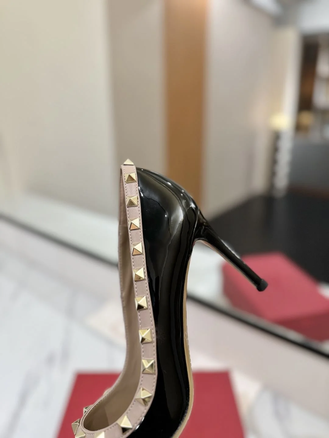 Modern Valentino Heeled Shoes 36194