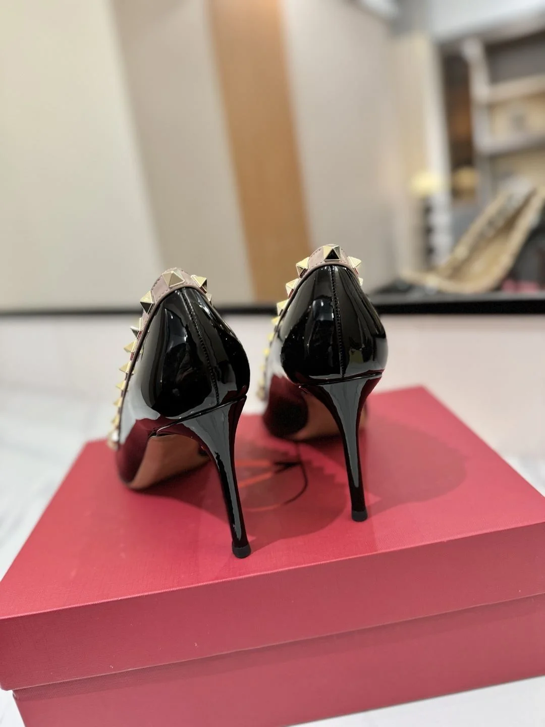 Modern Valentino Heeled Shoes 36194