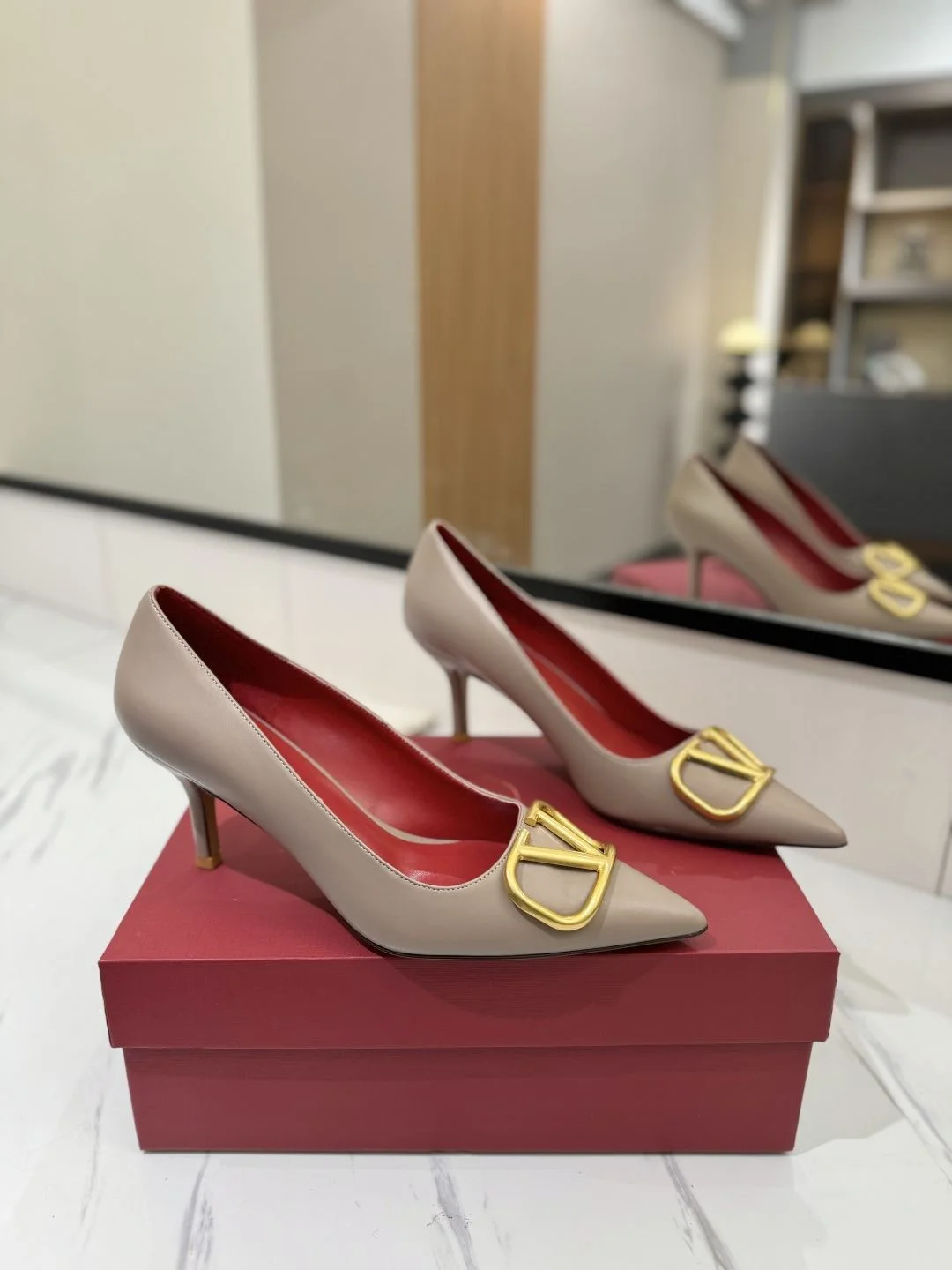 Durable Valentino Heeled Shoes 36197