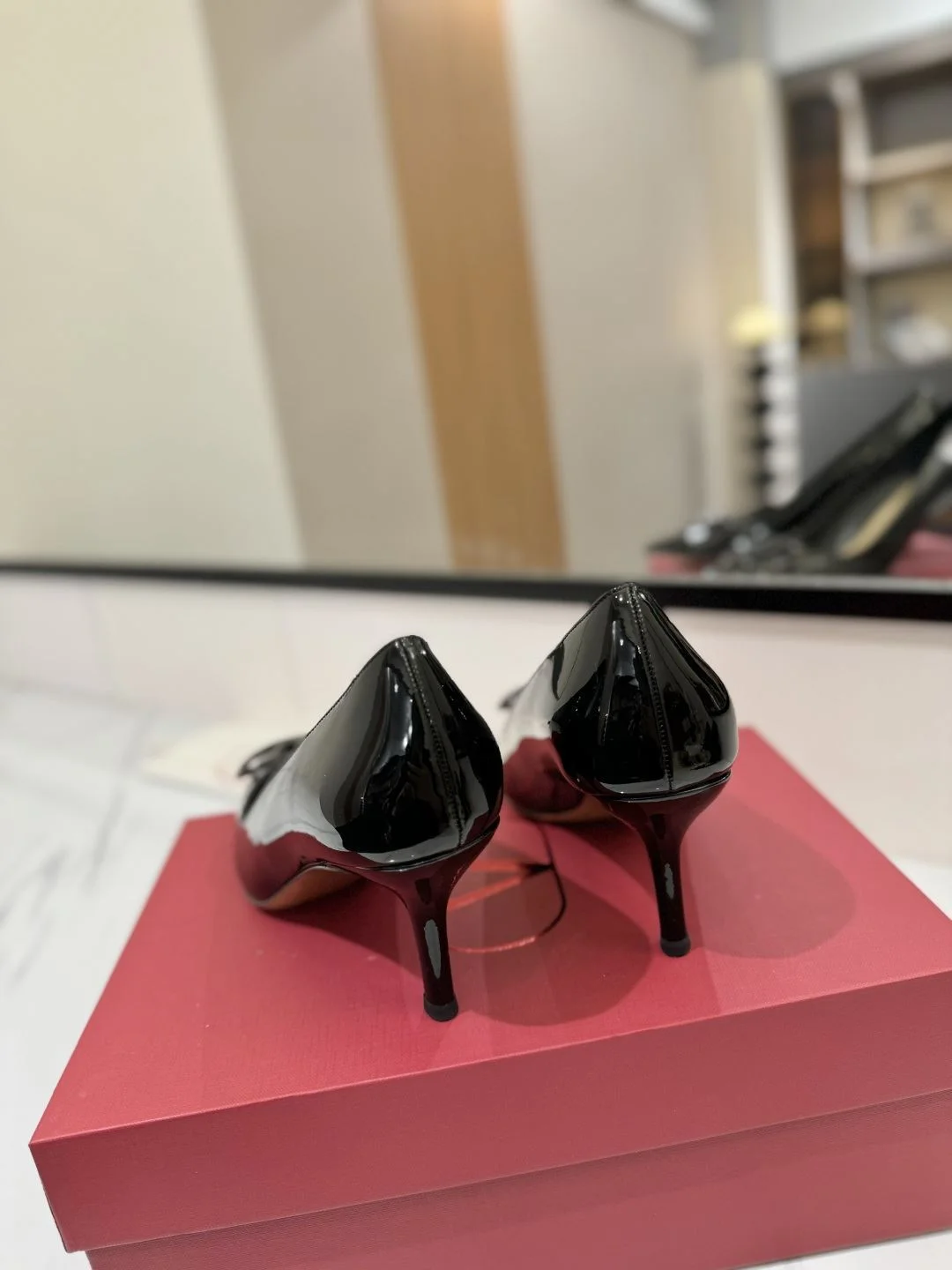 Valentino Heeled Shoes Elegant 36195