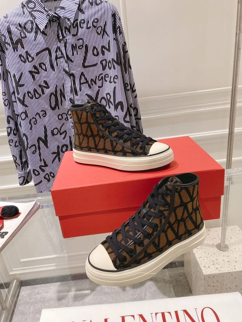 Classic Valentino High Shoes 36282