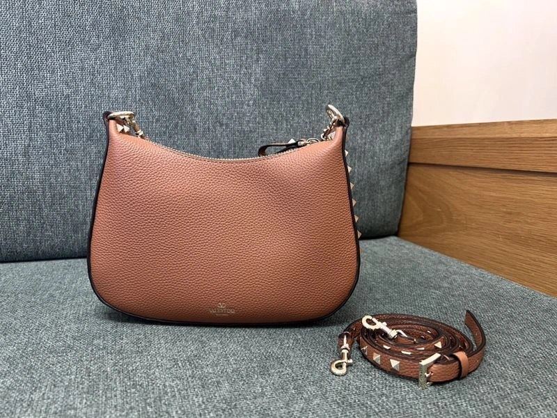 Trendsetting Valentino Hobo Bags 60021