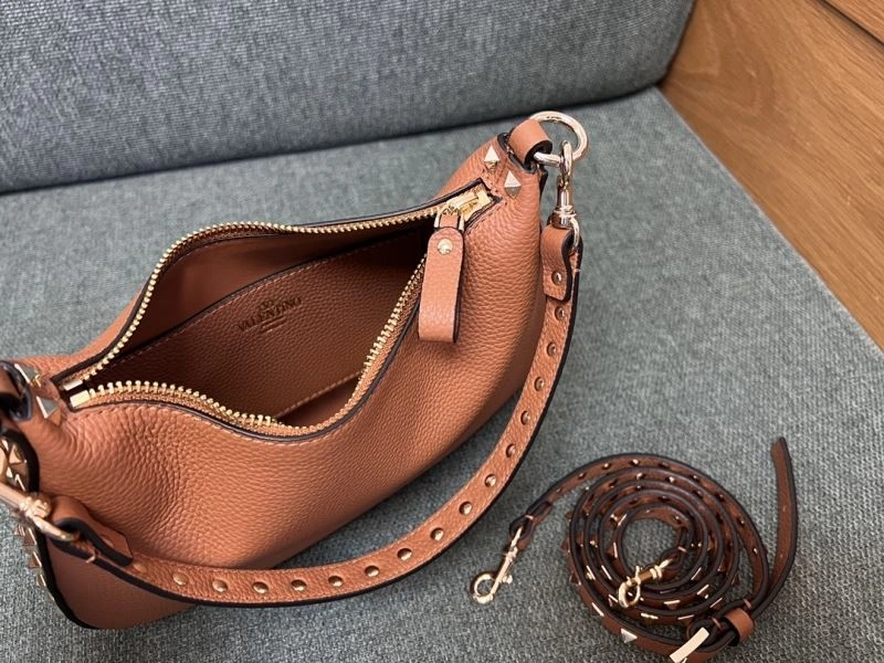 Trendsetting Valentino Hobo Bags 60021