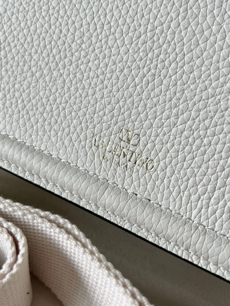 Valentino Hobo Bags Compact 60009