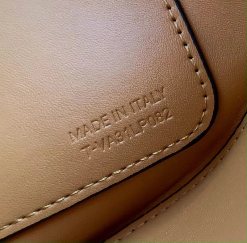 Valentino Hobo Bags FreshLook 82370