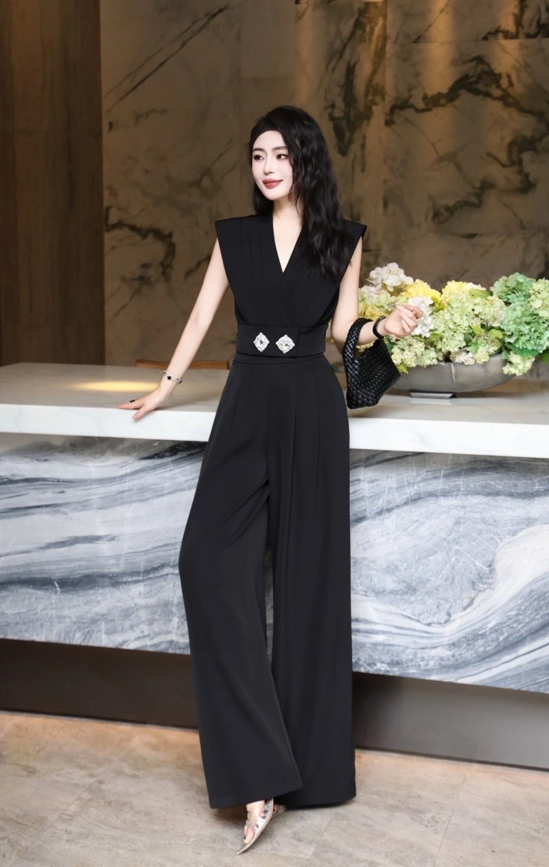 Elegant Valentino Long Pants 174584